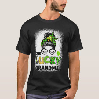 One Lucky Grandma Messy Bun Leopard St Patrick's D T-Shirt