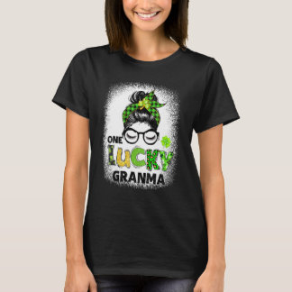 One Lucky Granma Messy Bun Leopard St Patrick's Da T-Shirt