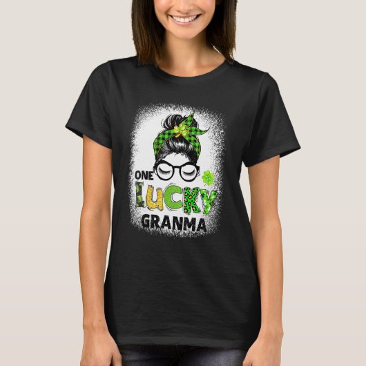 One Lucky Granma Messy Bun Leopard St Patrick's Da T-Shirt (Vorderseite)