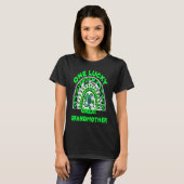 One Lucky Great Grandmother Good Luck Green Rainbo T-Shirt (Vorne ganz)
