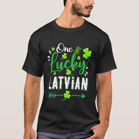 One Lucky Lettisch Kleeblatt Leprechaun Hat St Pat T-Shirt (Vorderseite)