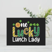 One Lucky Lunch Lady School St Patrick's Day Einladung (Stehend Vorderseite)