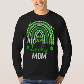 One Lucky Mama Leopard Print Rainbow St Patricku20 T-Shirt
