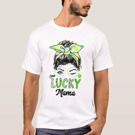 One Lucky Mama St Patricks Day Messy Bun Haargummi T-Shirt (Vorderseite)