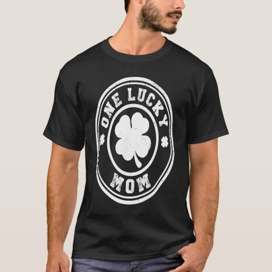 One Lucky Mom St Patricks Day T-Shirt (Vorderseite)