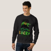 One Lucky Momma Messy Bun Leopard St Patrick's Day Sweatshirt (Vorne ganz)