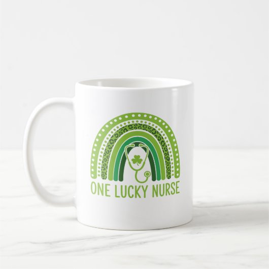 One Lucky Nurse Scrub RN ICU ER St Patricks Day Kaffeetasse (Links)