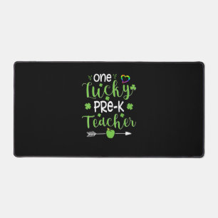 One Lucky Pre-K Teacher Shirt St Patricks Day Iris Schreibtischunterlage