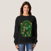 One Lucky Teacher Groovy Retro Rainbow St Patricks Sweatshirt (Vorne ganz)