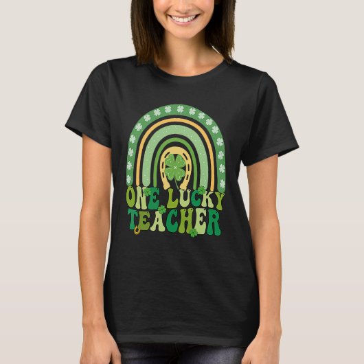 One Lucky Teacher Groovy Retro Rainbow St Patricks T-Shirt (Vorderseite)