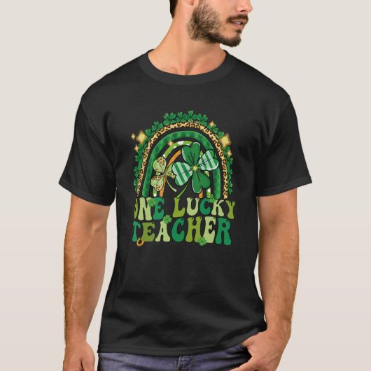 One Lucky Teacher Groovy Retro Rainbow St Patricks T-Shirt (Vorderseite)