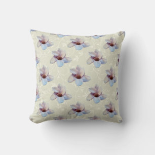 One Magnolia Blossom Kissen