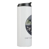 One Planet One Chance - Earth Day (Cartoon Texture Thermosbecher (Nach links gedreht)