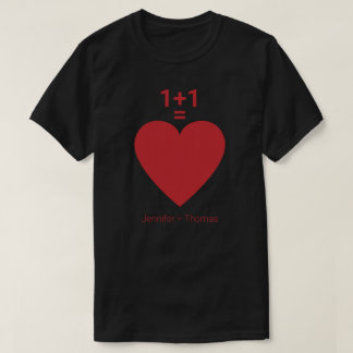One plus One ist gleich Liebe, Rotes Herz, Name Pe T-Shirt