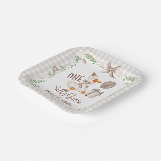 One Silly Goose Brown Bow 1st Birthday Pappteller (Gewinkelt)