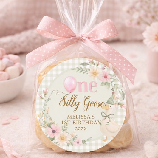 One Silly Goose Gingham Pink Flora Birthday Party  Runder Aufkleber