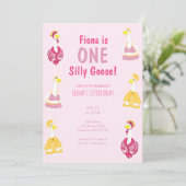 One Silly Porch Goose Girls First Birthday Einladung (Stehend Vorderseite)