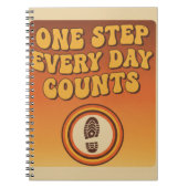 One Step Every Day – Retro Motivational Notebook Notizblock (Vorderseite)
