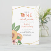 One Sweet Peach First Birthday photo Einladung (Stehend Vorderseite)
