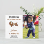 One Touchdown Football Birthday Einladungen Foto (Stehend Vorderseite)