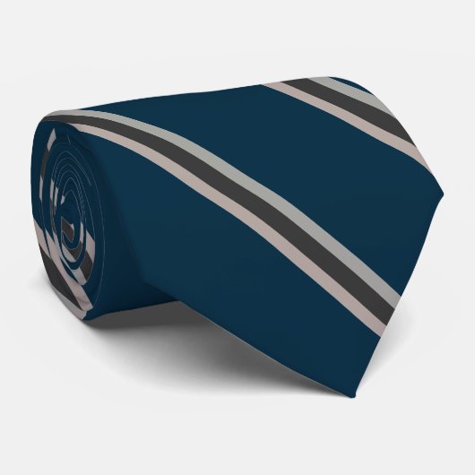 One wide and three narrow downward stripes pattern krawatte (Gerollt)