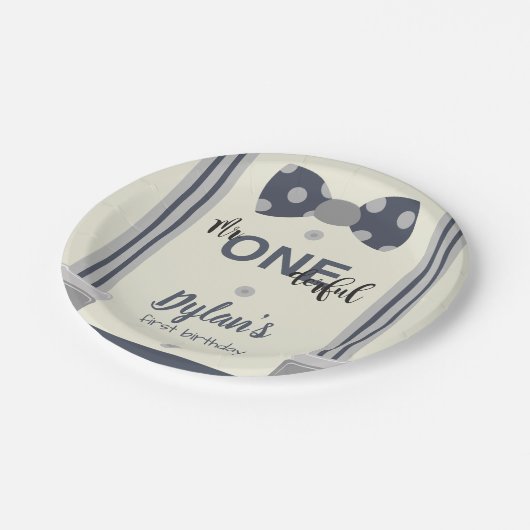 Onederful Marine and gray bow Krawatte Pappteller (Schrägansicht)