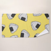 Onigiri (japanische Reiskugel) Hintergrund. nahtlo Badehandtuch (Badehandtuch)