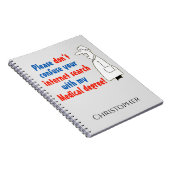 Online-ärztliche Diagnose und ein qualifizierter A Notizblock (Rechte Seite)