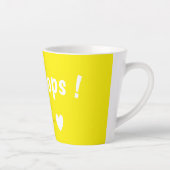Oops! Cute Teddy Bear Mug – Fun Yellow Coffee Cup Milchtasse (Rechts)