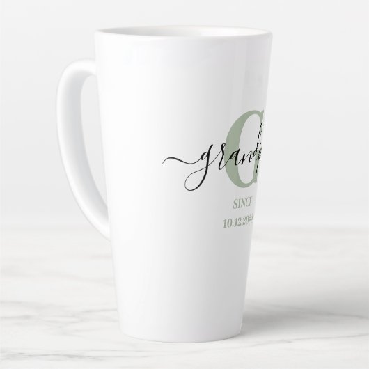 Opa Elegant Script Monogram Silver Green Milchtasse (Linke Ecke)