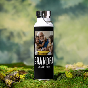 Opa gründete weißes Grunge-Textfoto Trinkflasche