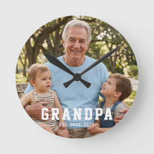 Opa hat modernes fettes weißes Foto eingerichtet Runde Wanduhr