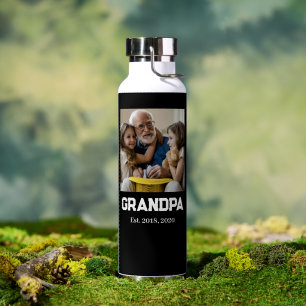 Opa hat weißes Textfoto eingerichtet Trinkflasche