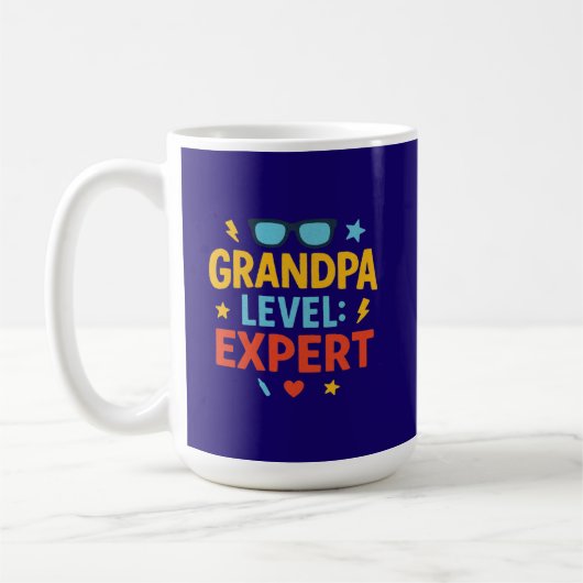 Opa-Level-Experte (Cartoon-Stil)  Kaffeetasse (Links)