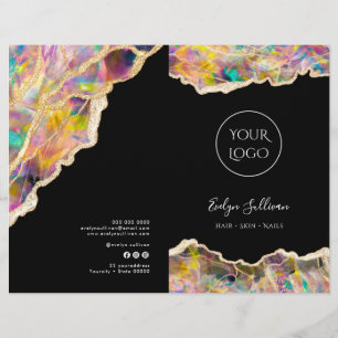 Opal Design auf der schwarzen Menübroschüre