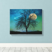 Opaleszenter Himmel, Baum, Mondernte, Sternschieße Leinwanddruck (Insitu (Holzboden))