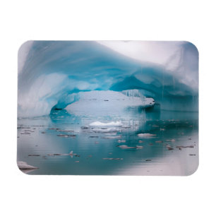 Open Arch Iceberg   Antarktis Magnet