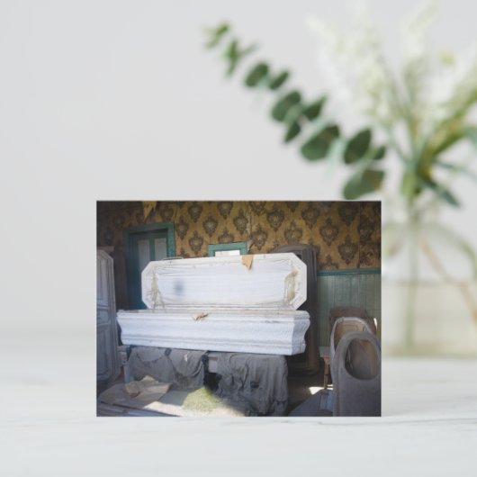 Open Casket City Morgue Postkarte (Stehend Vorderseite)