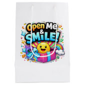 Open Me & Smile Gift Bag – Fun Party Illustration Mittlere Geschenktüte (Rückseite)