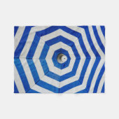 Opened striped umbrella fleecedecke (Vorderseite (Horizontal))