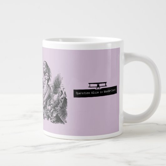 Operation Alice in Wonderland Alice im Wunderland Jumbo-Tasse (Rechts)