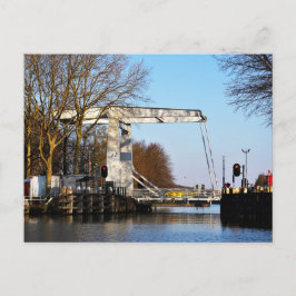 Ophaalbrug over gracht in Nederland. Postkarte
