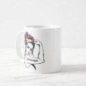 Ophthalmologin Rosie The Riveter Button Up Kaffeetasse (Vorderseite Links)