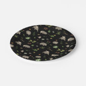 Opossum auf einem Berry-Feld in Schwarz Pappteller (Schrägansicht)