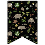 Opossum auf einem Berry-Feld in Schwarz Wimpelkette (Erste Fahne)