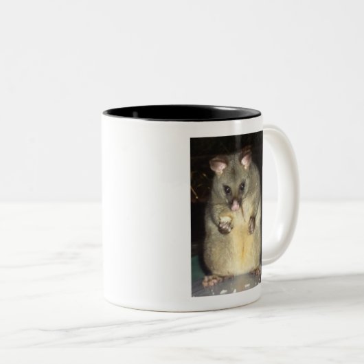Opossum-Tasse Zweifarbige Tasse (VorderseiteRechts)