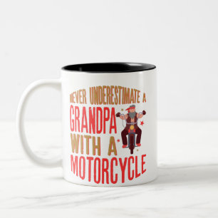 Oppa auf Motorrad niemals unterschätzen Zweifarbige Tasse