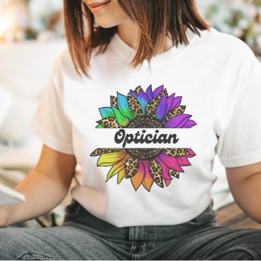 Optician Professionelle Regenbogenblume T-Shirt