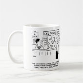 Optiker, der einen übermäßig vereinfachenden Augen Kaffeetasse (Links)