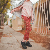 Opulente rote Leggings mit goldenen Ketten